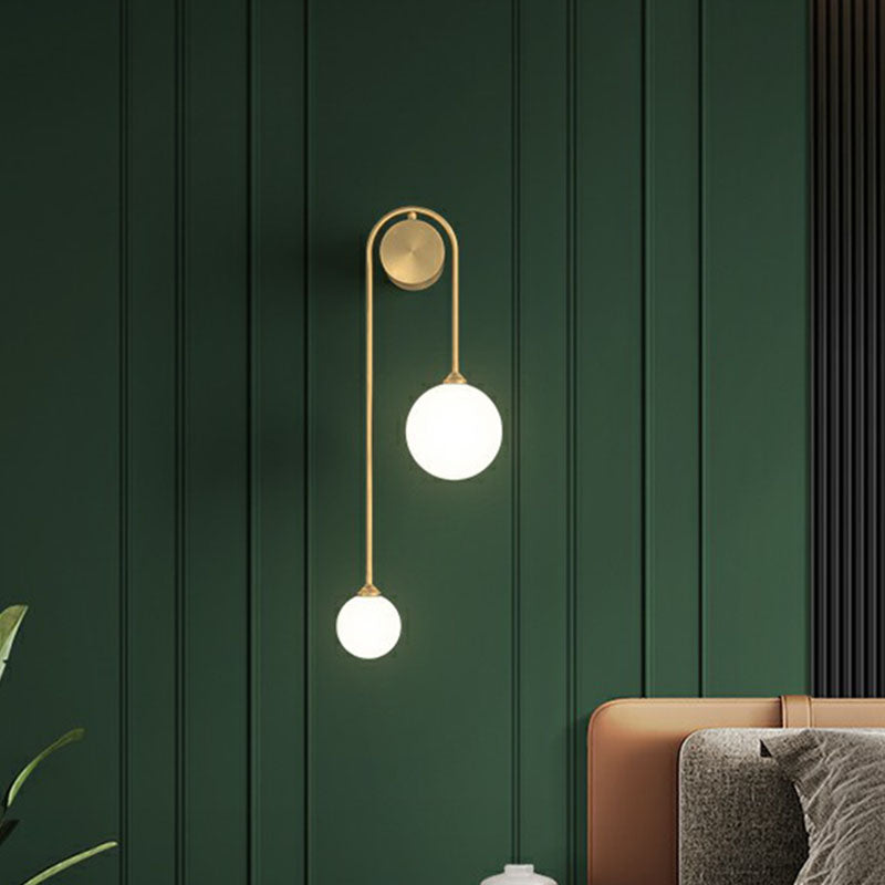 Opal Glass Ball Wandverlichting Ontwerper 2 Koppen Gouden Afwerking Wandlamp voor Woonkamer