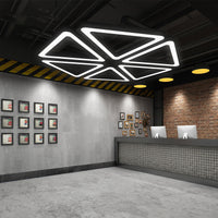 Driehoekige Gym Plafond Hanglamp Metallic Moderne LED Kroonluchter Verlichting in Zwart