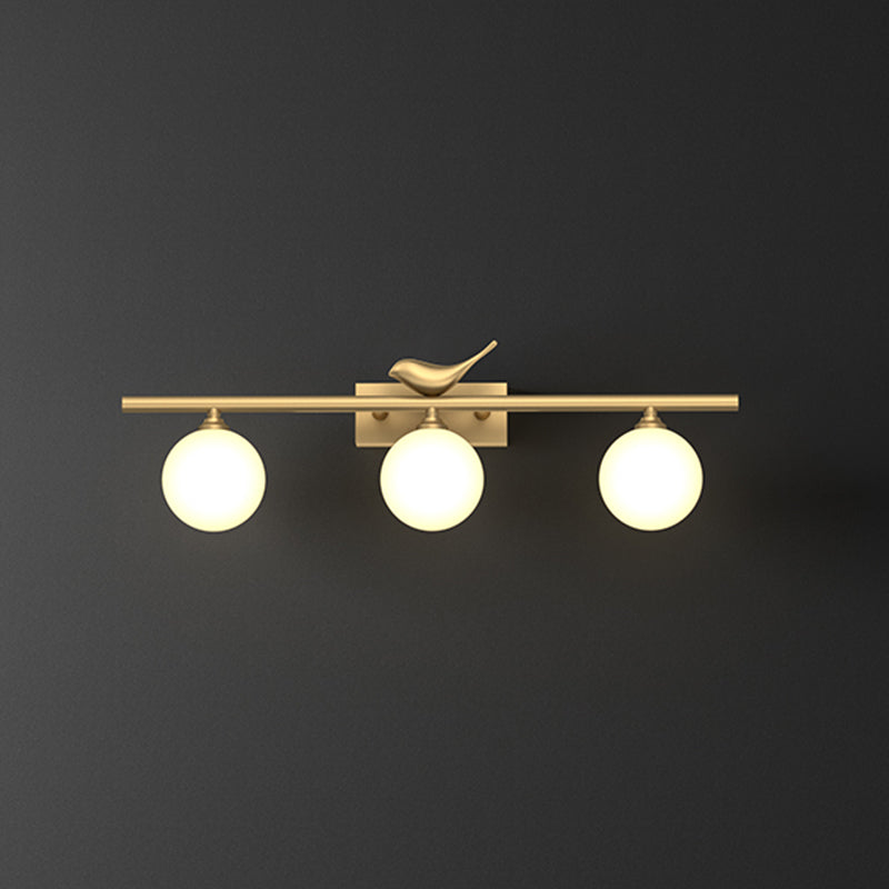 Ball Badkamer Vanity Wandlamp Opal Glas Postmodern Muurlicht met Vogel Decor in Messing