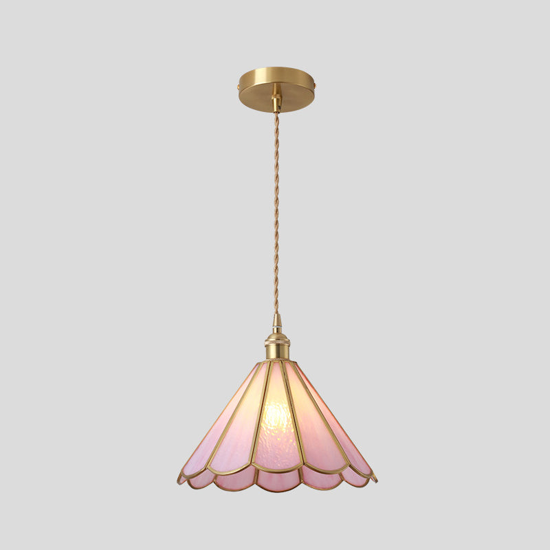 Hanglamp Tiffany-stijl met glazen schaduw en messing plafondplaat