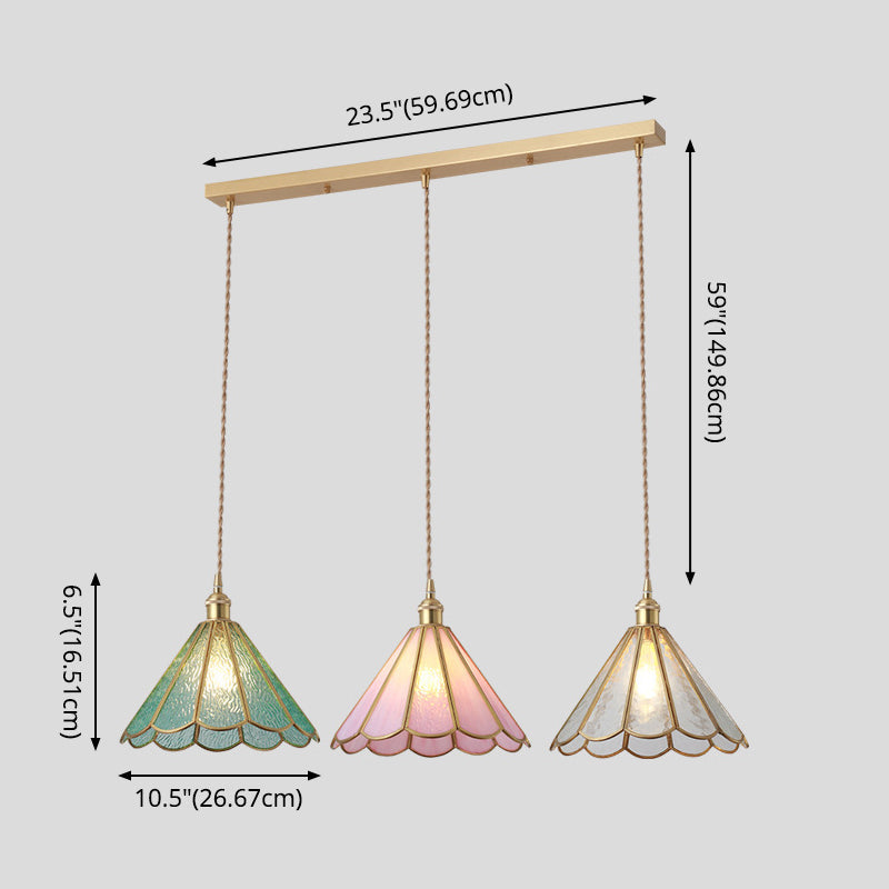Hanglamp Tiffany-stijl met glazen schaduw en messing plafondplaat