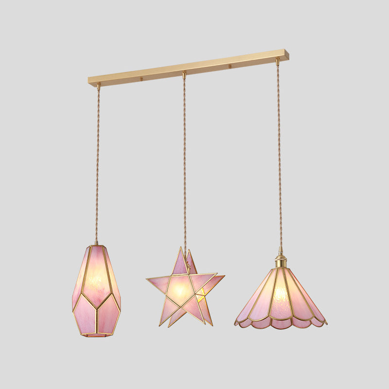 Hanglamp Tiffany-stijl met glazen schaduw en messing plafondplaat