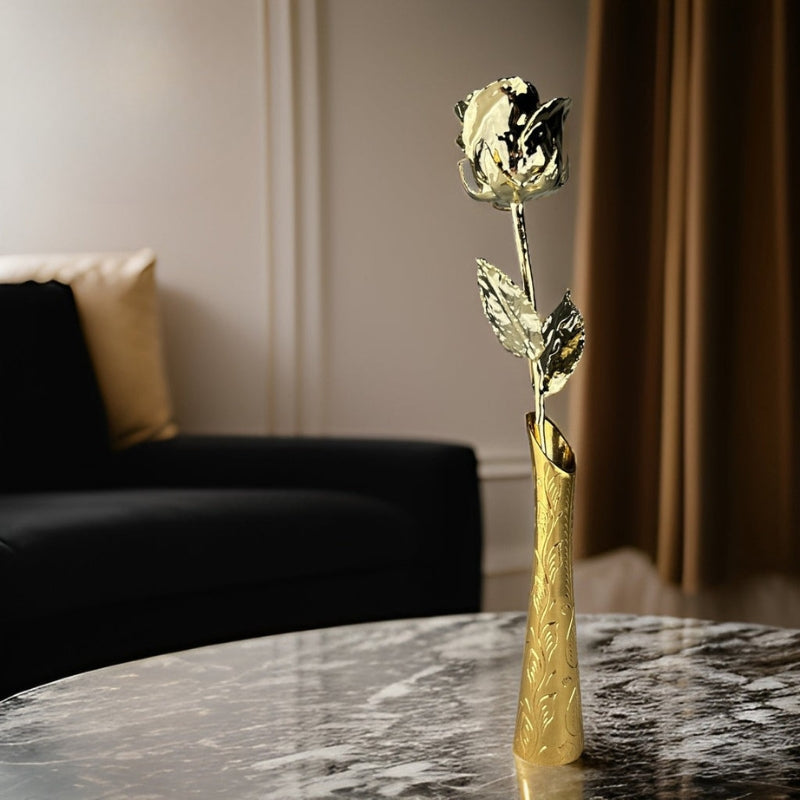 GoldBloom – Goudkleurige Roos Bewaard in 24K Goud voor de Eeuwigheid