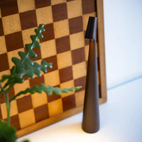 Elegante LED-tafellamp met modern en slank ontwerp en touch-schakelaar