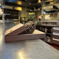 Brehn | Oesteropener van massief hout | Ergonomische schelpengreep | Antislip hefmechanisme | Professioneel horeca-gereedschap | Veiligheidsblok van hout