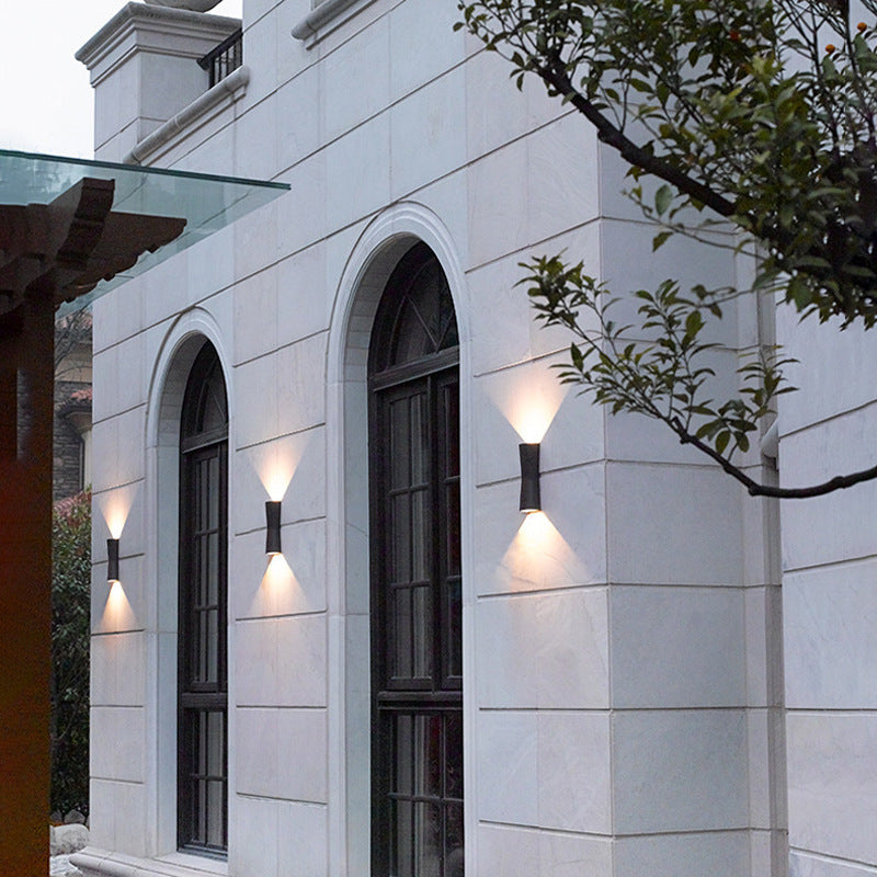 Laxor Minimalistische Fakkel Metaal Buiten Wandlamp Waterdicht, Zwart/Wit