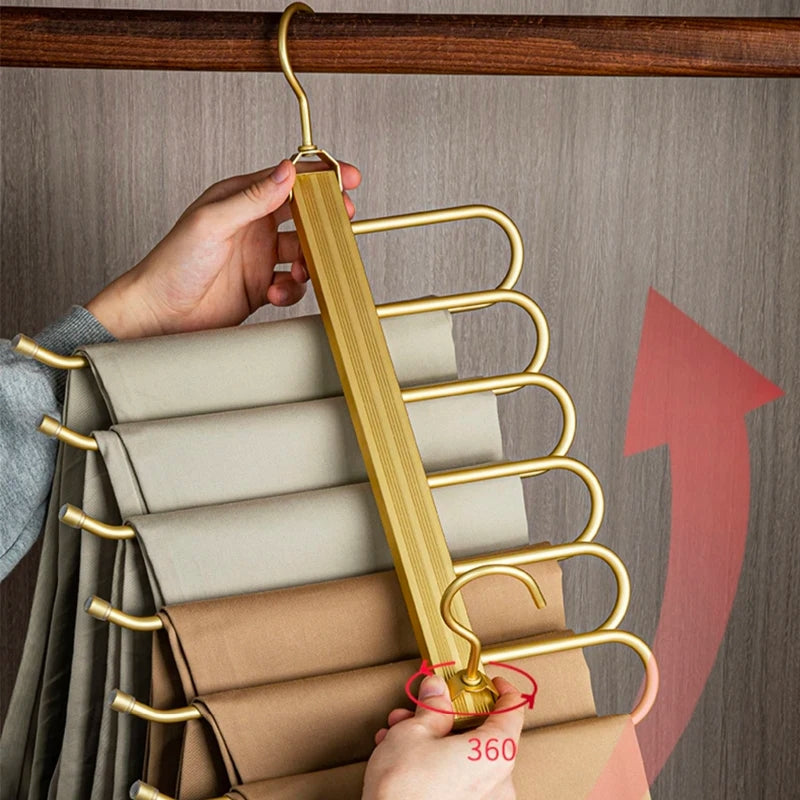 Ruimtebesparende broekhangers van Gardudu van aluminium