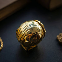 Ringdoos met vleugelmechaniek – Verguld ontwerp & Beweeglijke constructie