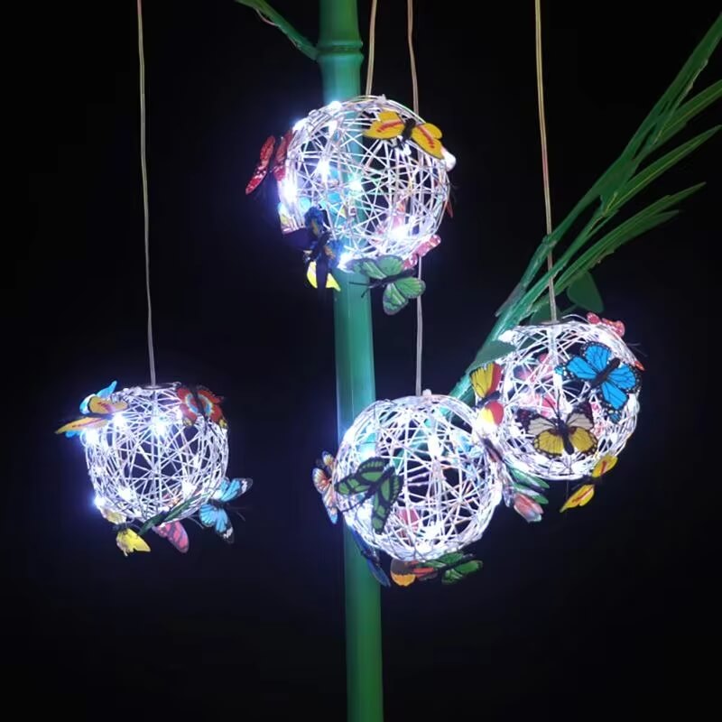 EtherealGlow | Betoverende vlinders met milieuvriendelijke zonnegloed