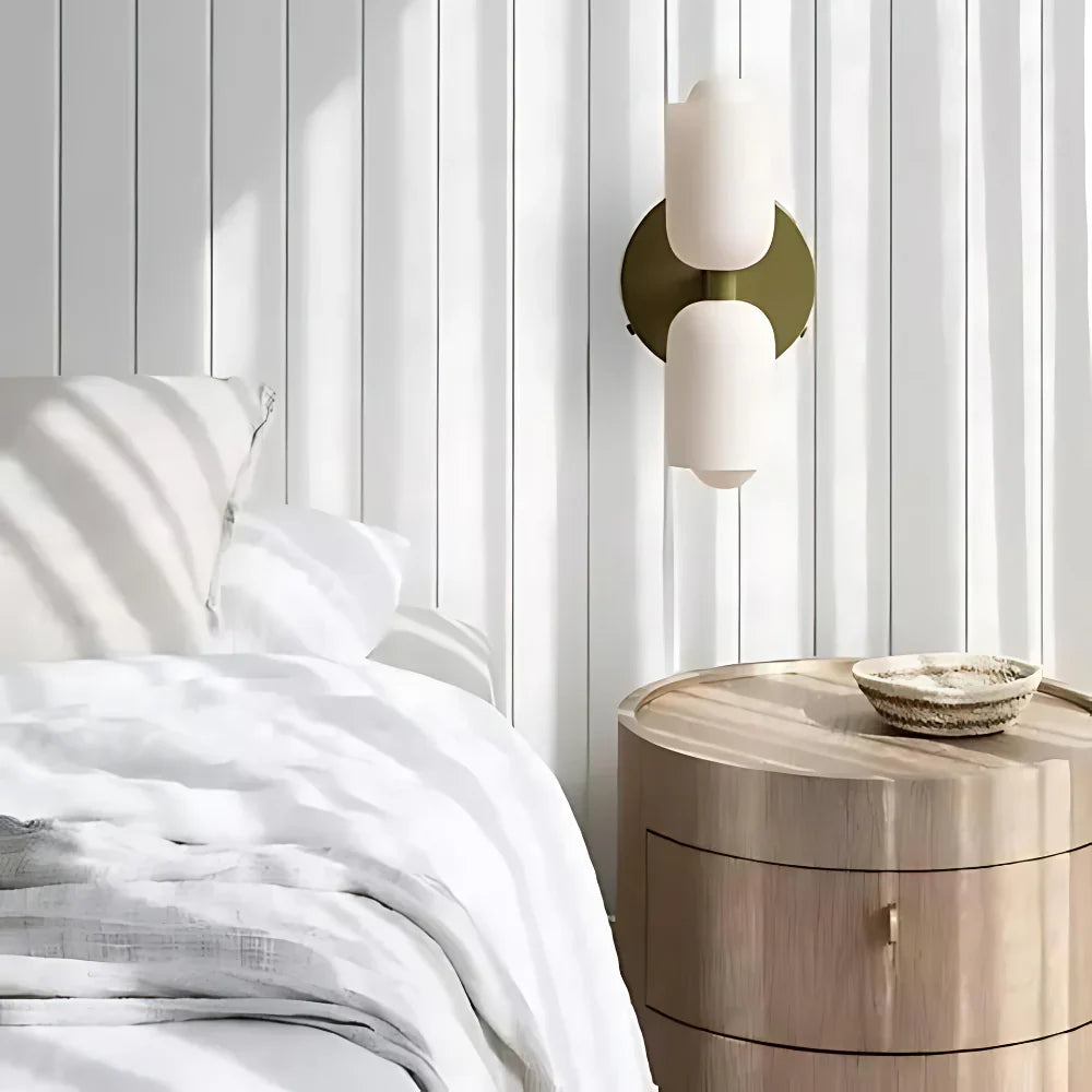 Elegant Crème Acryl Metaal Basis Minimalistische Wandlamp