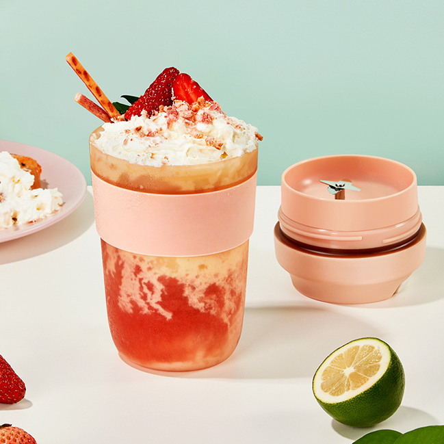 Blend Pro draagbare blender | Smoothies onderweg, compact en efficiënt Perfect om altijd en overal shakes en sappen te blenden.