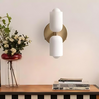 Elegant Crème Acryl Metaal Basis Minimalistische Wandlamp