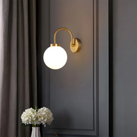Licinia - Wandlamp met Glazen Bol