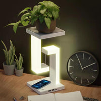 OpulentGlow Geometrische Draadloze Oplaadlamp | Een verfijnde lamp die naadloos hedendaags design combineert met geavanceerde draadloze oplaadefficiëntie.