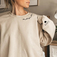 Moederdagcadeau | Embrace Hoodie | Te personaliseren met namen op de mouw | Vader-/ Moederdag Deal: Krijg 10% extra korting op het tweede exemplaar