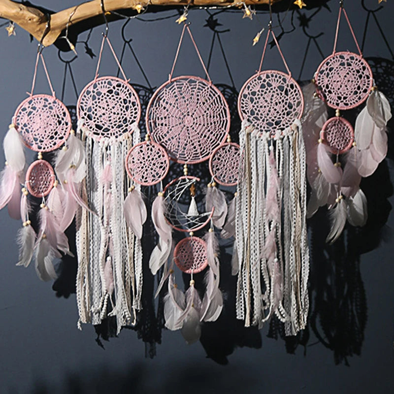 Bohemian Droomvanger Wanddecoratie met Maanmotief en Veren voor een Sfeervolle Interieur