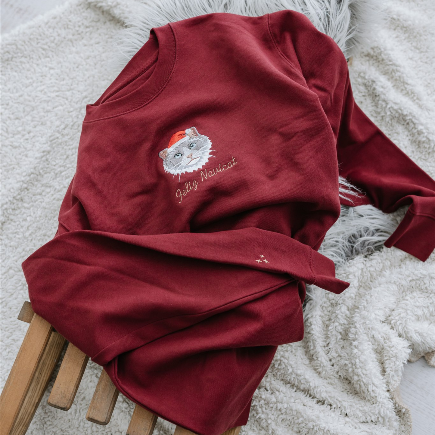 PetEmbrace | Het dragen van deze kersttrui is als een warme knuffel van je harige vriend