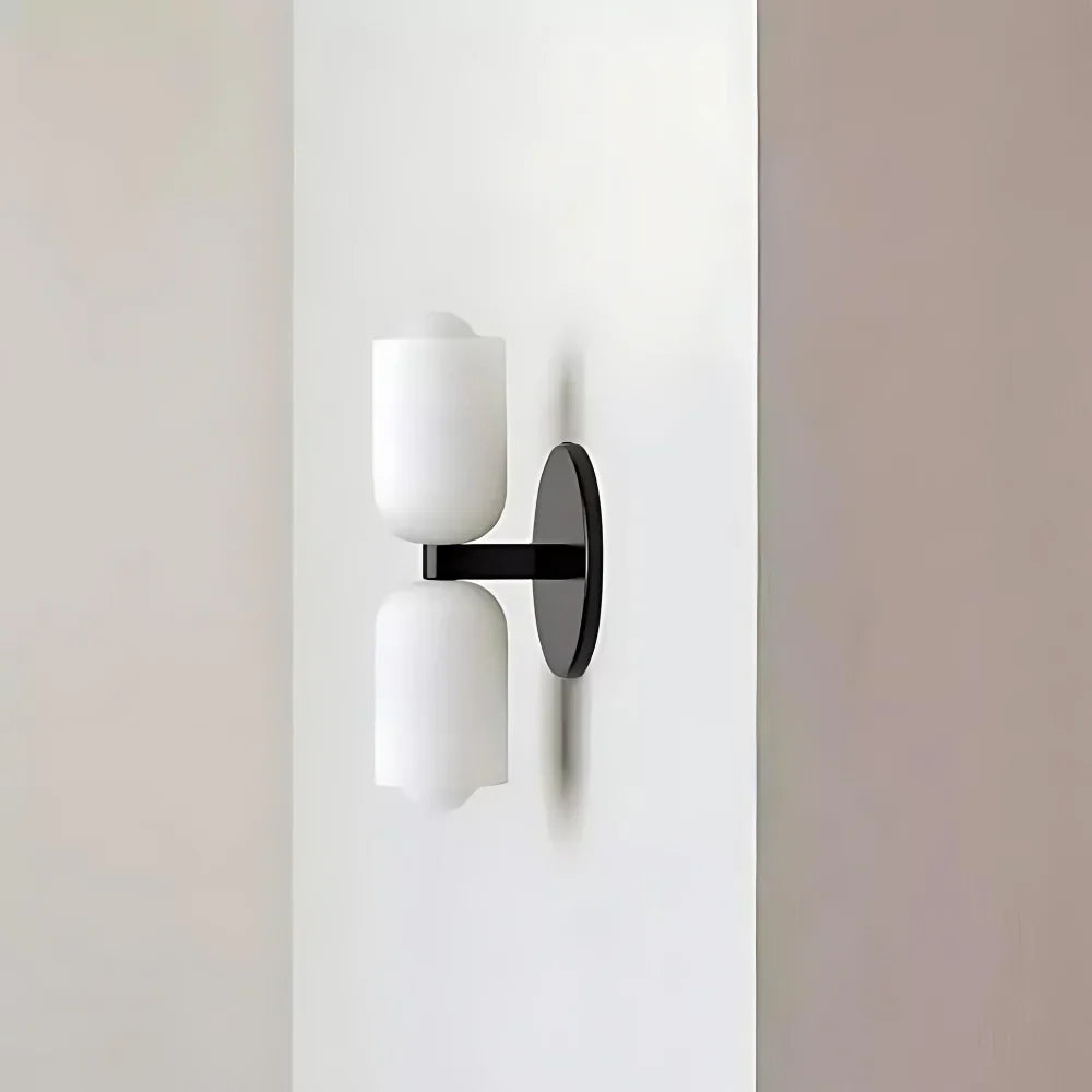 Elegant Crème Acryl Metaal Basis Minimalistische Wandlamp