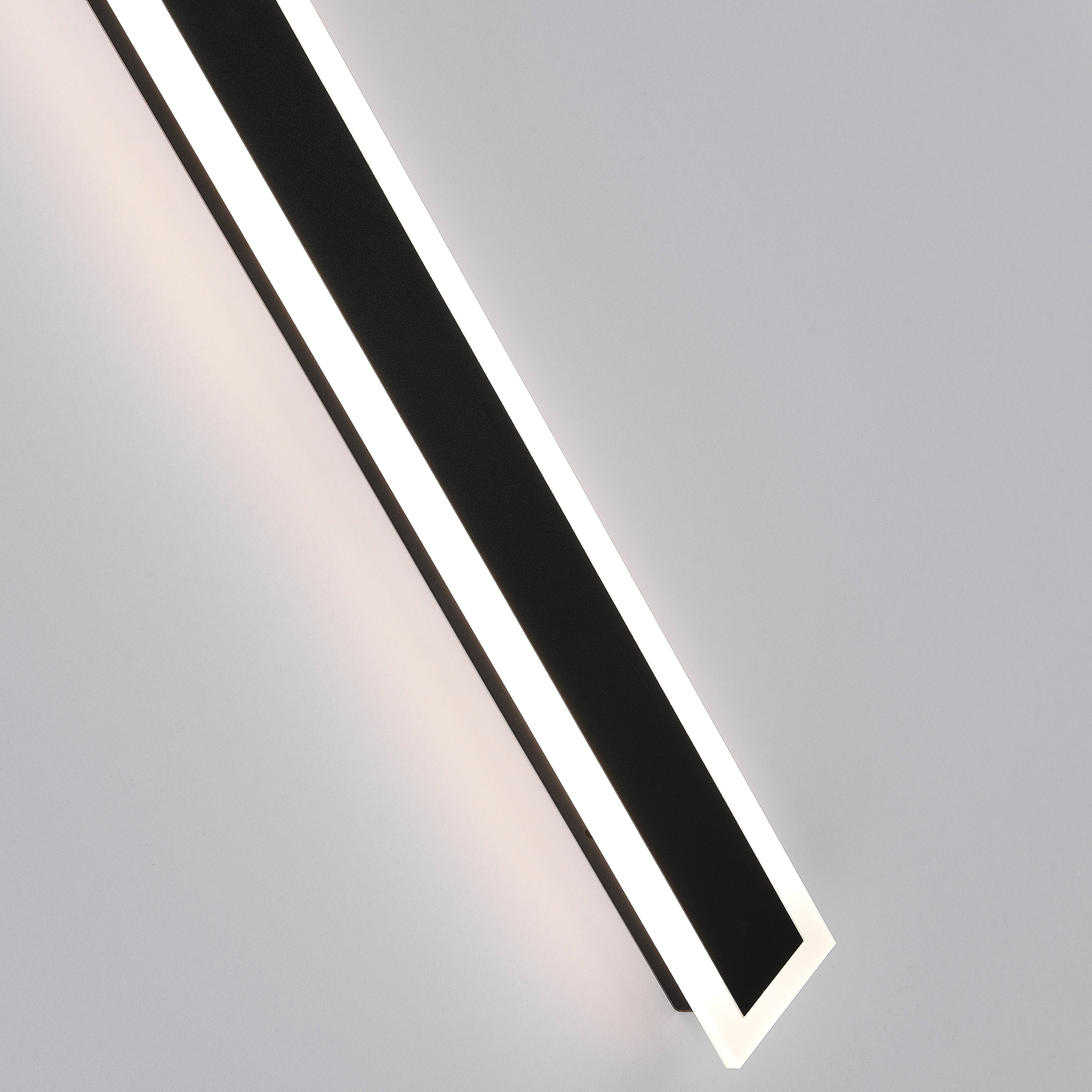 Vynn Moderne Waterdichte LED Wandlamp Buiten Zwart/Wit