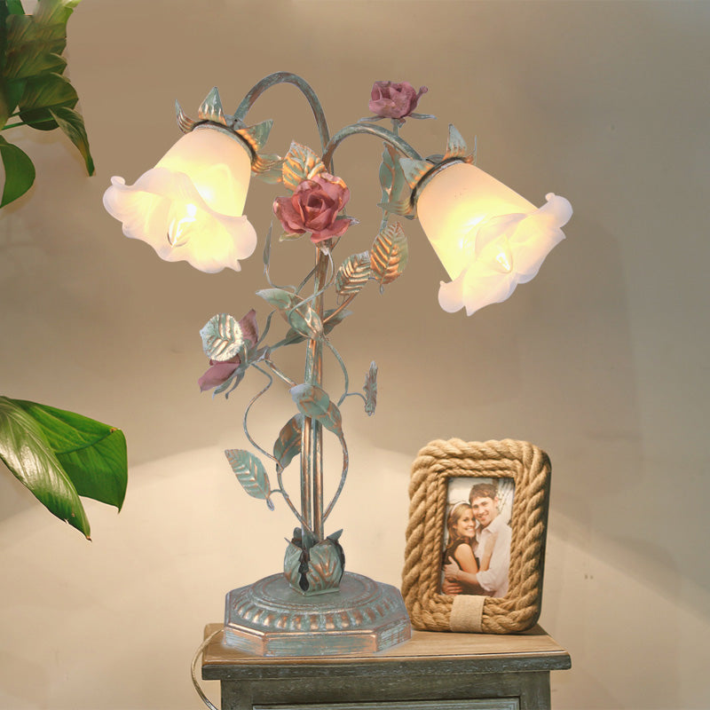 Flared Slaapkamer Nacht Tafel Lamp Pastoraal Metaal 1/2 Lichten Groene Nachtkast Lamp met Bloemdecoratie