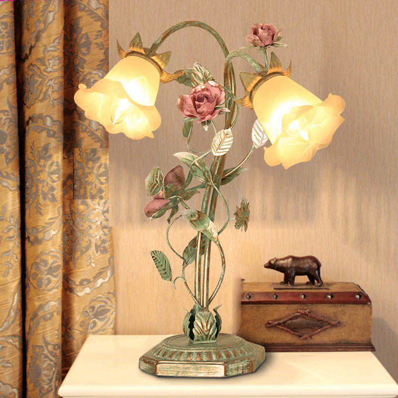 Flared Slaapkamer Nacht Tafel Lamp Pastoraal Metaal 1/2 Lichten Groene Nachtkast Lamp met Bloemdecoratie
