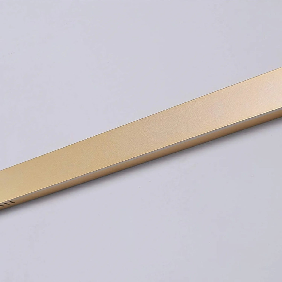 Gravo Minimalistische Lineaire Metalen/Wandlamp, Goud/Zwart/Wit
