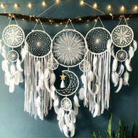 Bohemian Droomvanger Wanddecoratie met Maanmotief en Veren voor een Sfeervolle Interieur