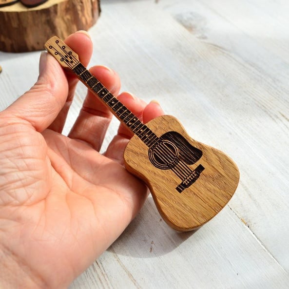 50% Korting | GuitarHolder™ | Gitaarplektrenhouder +3 Gratis Plektren