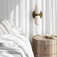 Elegant Crème Acryl Metaal Basis Minimalistische Wandlamp
