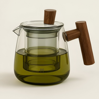 Rovienne – Rookgrijze Glazen Theepot 600ml met Houten Handgreep