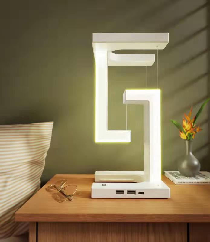 OpulentGlow Geometrische Draadloze Oplaadlamp | Een verfijnde lamp die naadloos hedendaags design combineert met geavanceerde draadloze oplaadefficiëntie.