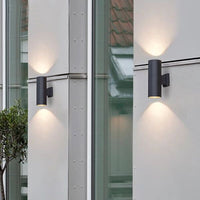 Kren Minimalistische Metalen Dubbelkopige Buitenwandlamp, Zwart