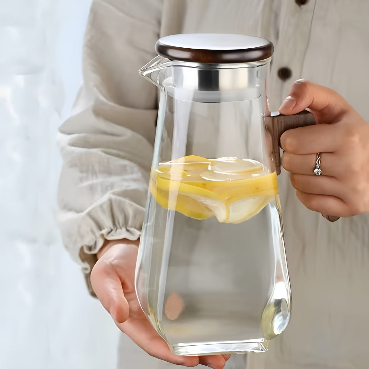 Glaskaraffe 1,5 L met Houten Deksel – Hittebestendig Glas, Transparant of Rookgrijs