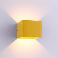 Thyrix - Moderne Vierkante LED Wandlamp