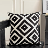 Auralithe - Blauw Geborduurd Sierkussen met Ornamentmotief