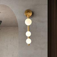 Verticale Lineaire Wandmontage Verlichting Post-Modern Metaal 3-Kops Gouden Afwerking Wandlamp voor Hoek