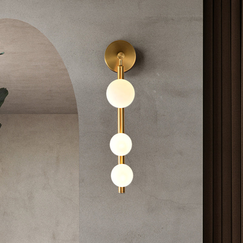 Verticale Lineaire Wandmontage Verlichting Post-Modern Metaal 3-Kops Gouden Afwerking Wandlamp voor Hoek