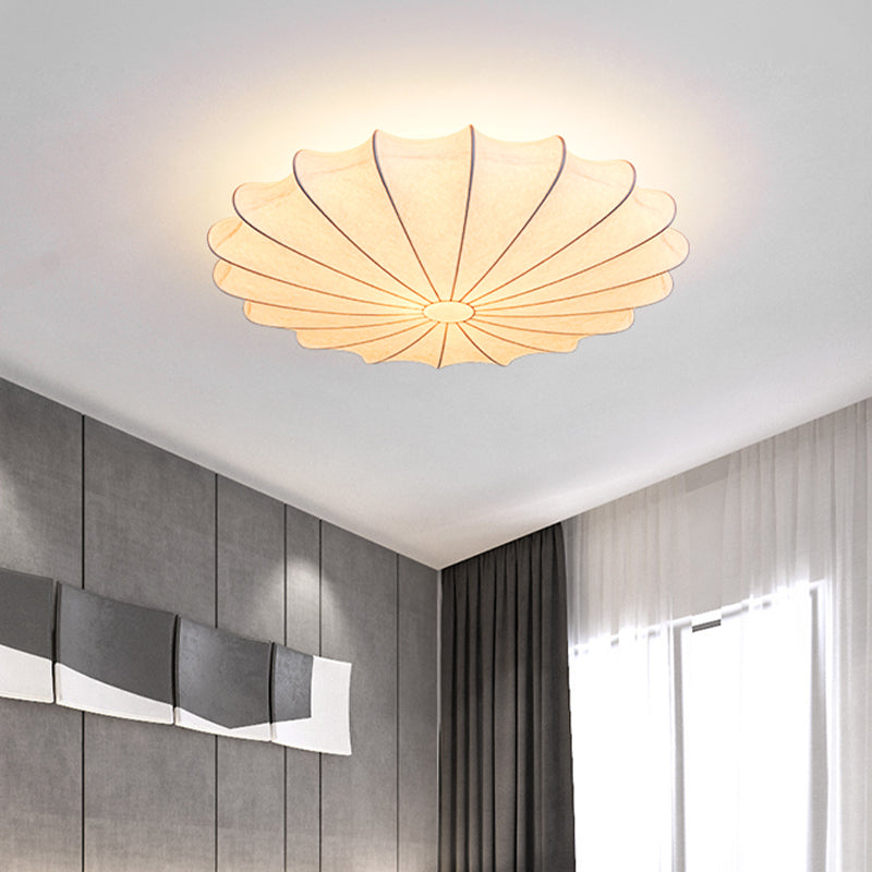 16"/23.5"W Scalloped Flush Mount Light Hedendaags Stof 1/3 Licht Witte Flush Plafondlamp
