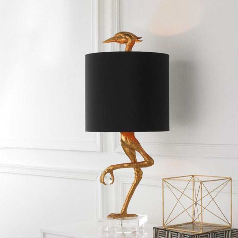 Ostrich Hars Nacht Tafel Licht Klassiek 1 Licht Slaapkamer Nachtkast Lamp in Goud met Cilinder Stof Schaduw
