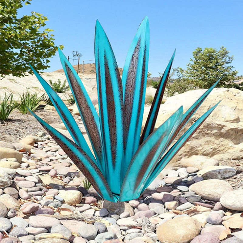 IJzeren Agave Buitenbeeldhouwwerk | Duurzaam en milieuvriendelijk Handgemaakt rustiek ontwerp voor tuinen, patio's of gebruik binnenshuis.