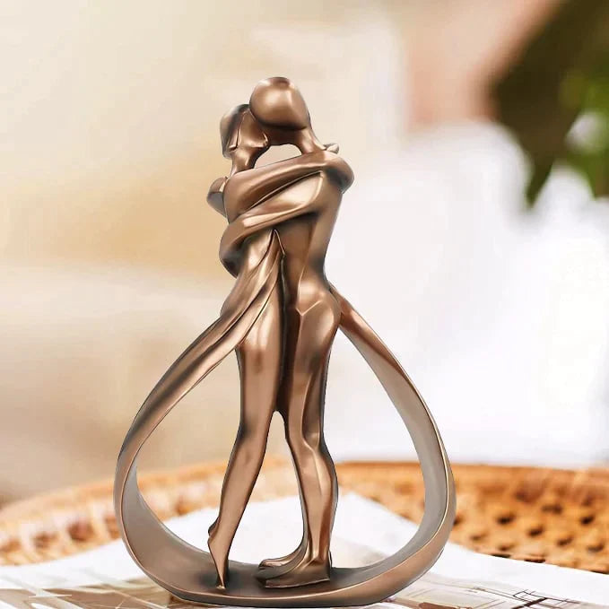 UnityEmbrace - Ambachtelijk beeld dat de eeuwige liefde symboliseert