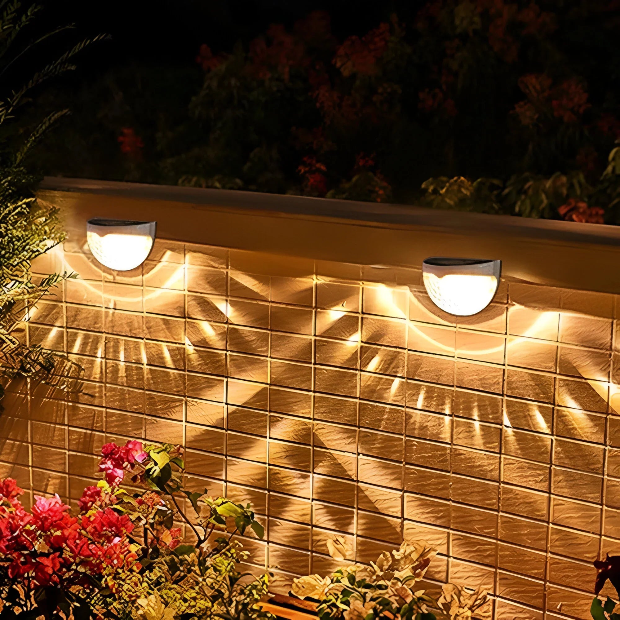 LumiWall – Zonne-energie Tuinwandlamp