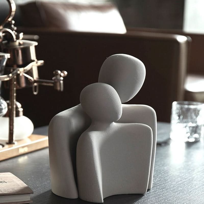 Moderne sculptuur die verbinding en tederheid symboliseert
