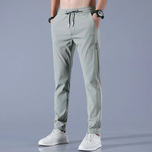 SilkTrend Luxe Sportbroek | Veelzijdige slim-fit zomerbroek gemaakt van ademend ijszijde voor ultiem comfort en stijl
