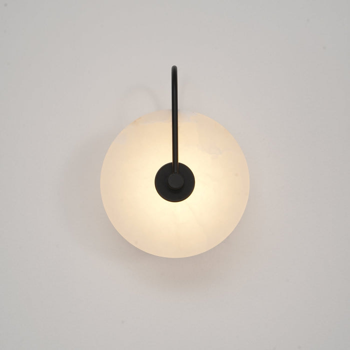 LED Wandlamp van Alabaster – Elegant en Rust in het Licht