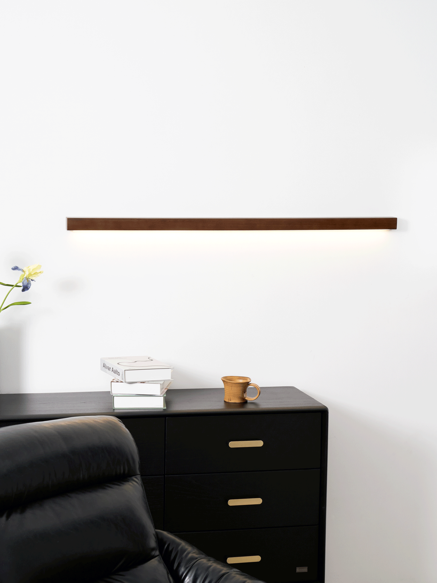 Lustra Wandlamp Lineair Hout en LED Minimalistisch Design