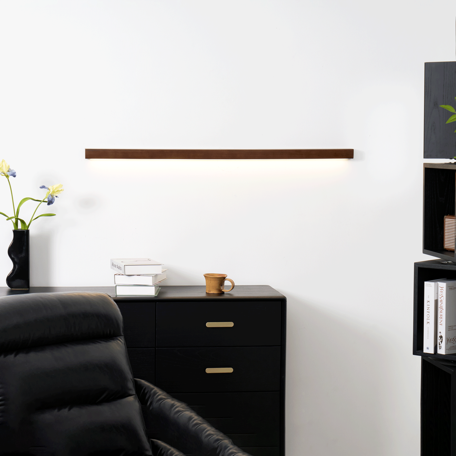 Lustra Wandlamp Lineair Hout en LED Minimalistisch Design