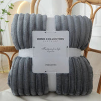 StripeWarm – Brede flanellen fleece deken met strepenpatroon