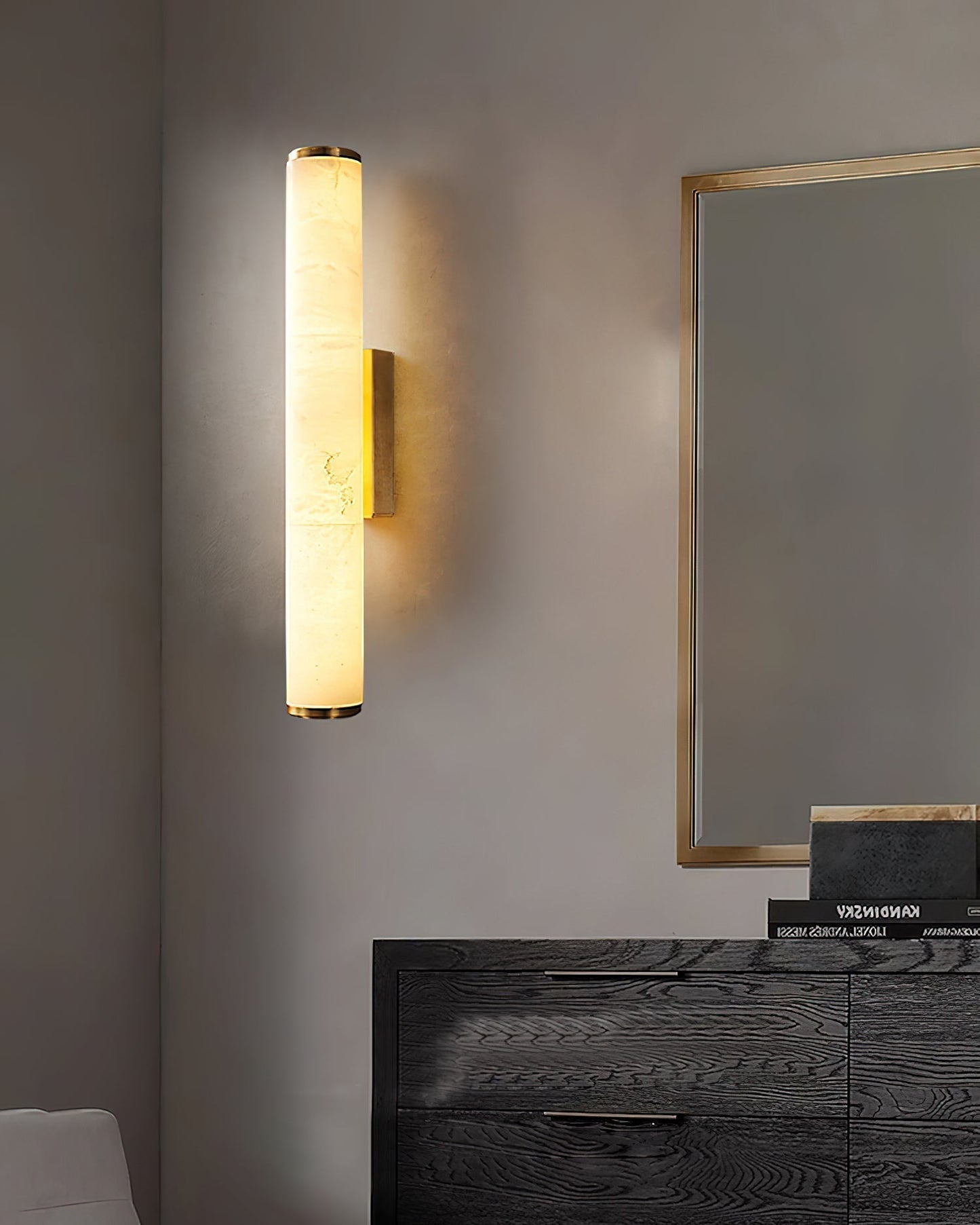 Arcus Wandlamp Elegant Minimalistisch Modern in Messing en Alabaster