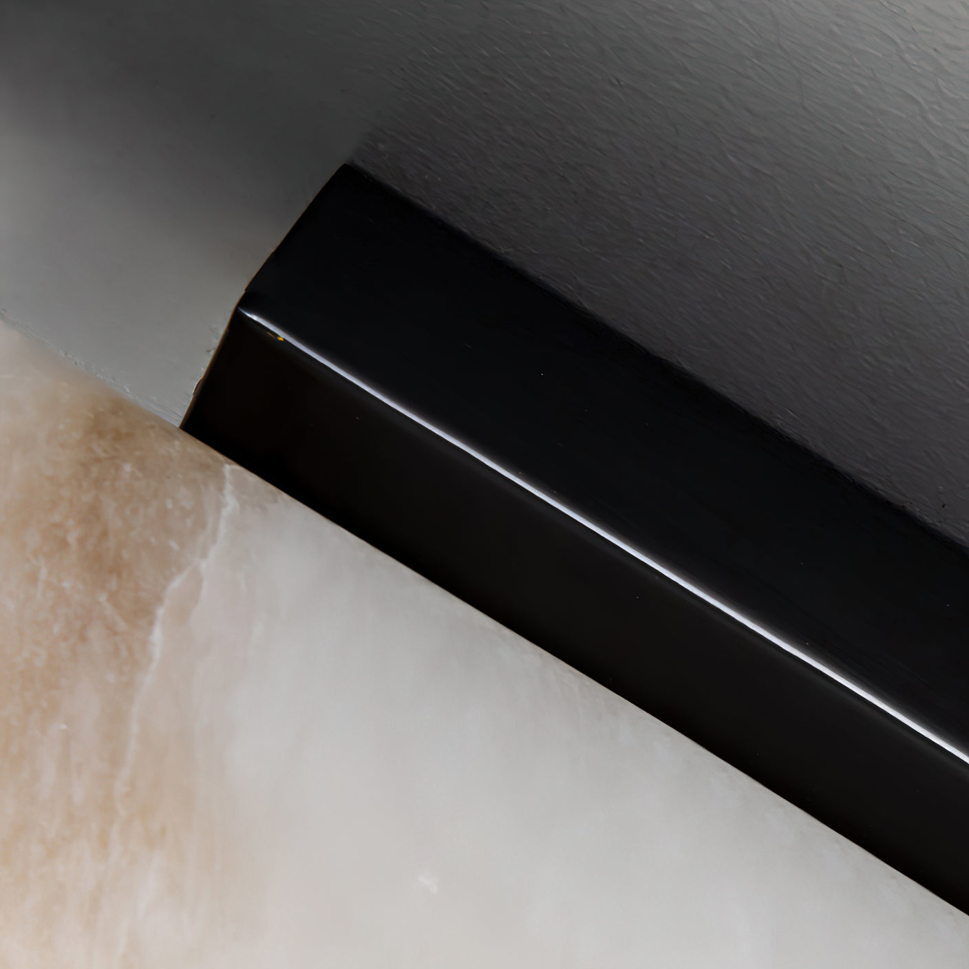 Arcus Wandlamp Elegant Minimalistisch Modern in Messing en Alabaster